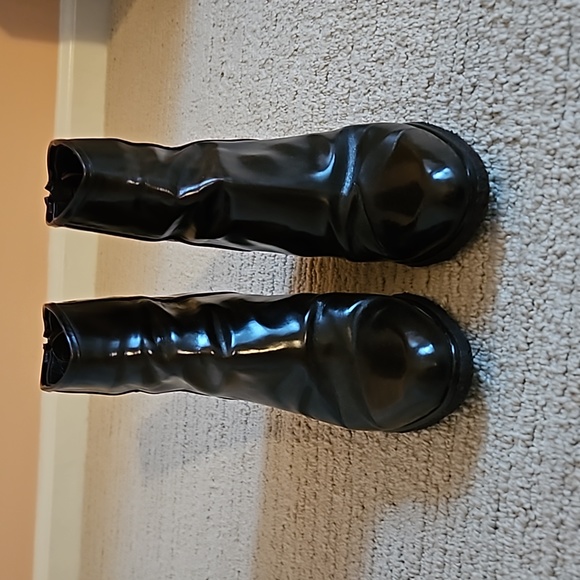 Stuart Weitzman Leather Wedge Boots - Picture 5 of 9